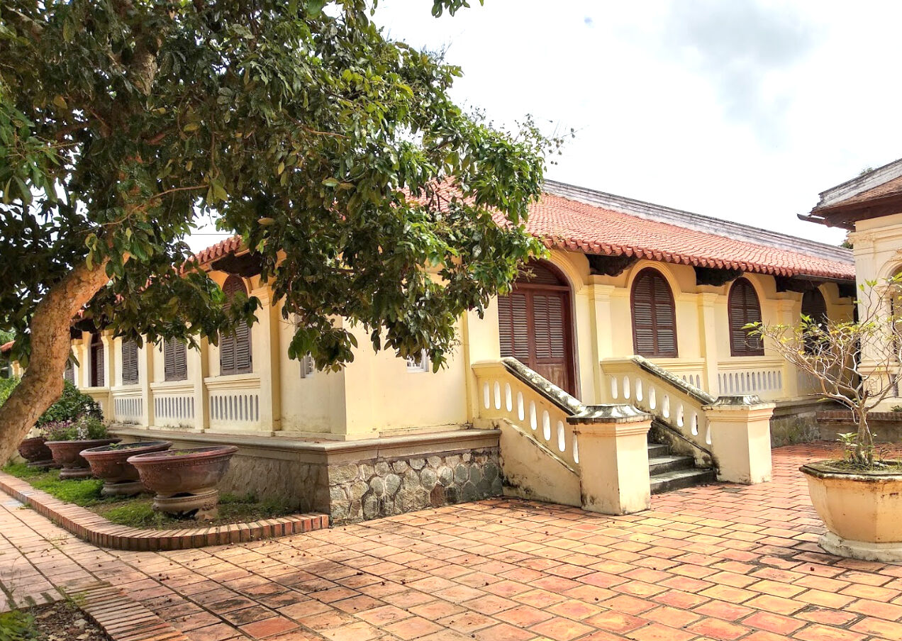 Capture the storied beauty of Ben Tre’s historical landmarks